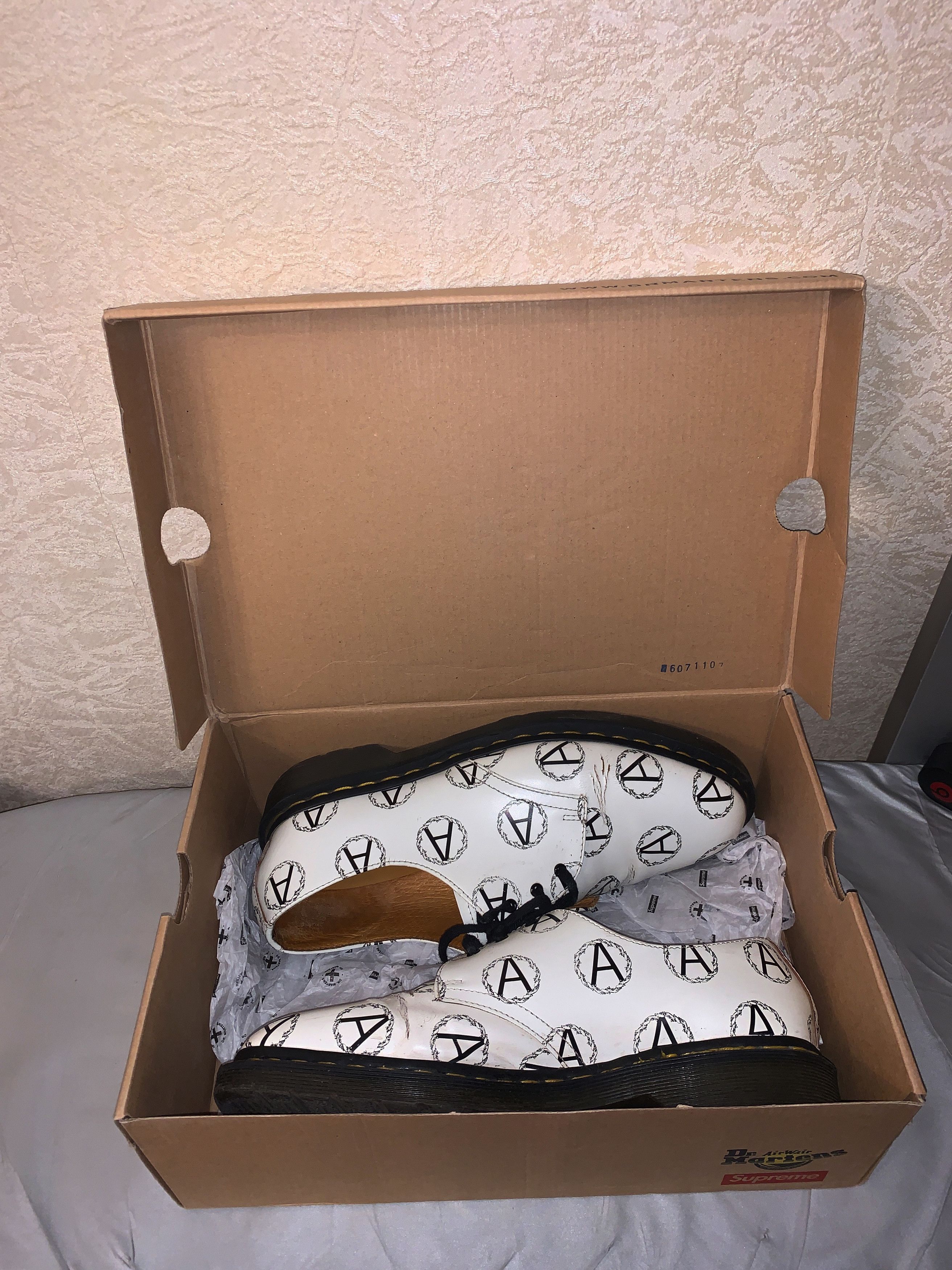 Dr. Martens × Supreme × Undercover Dr. Martens 3-Eye Supreme x Undercover Anarchy White Size US 9 / EU 42 - 6 Thumbnail