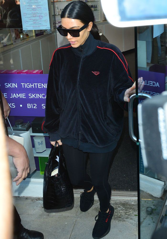 Adidas × Kanye West Adidas Yeezy Boost 350 V2 by Kanye West Bred black red Size US 6 / EU 39 - 2 Thumbnail