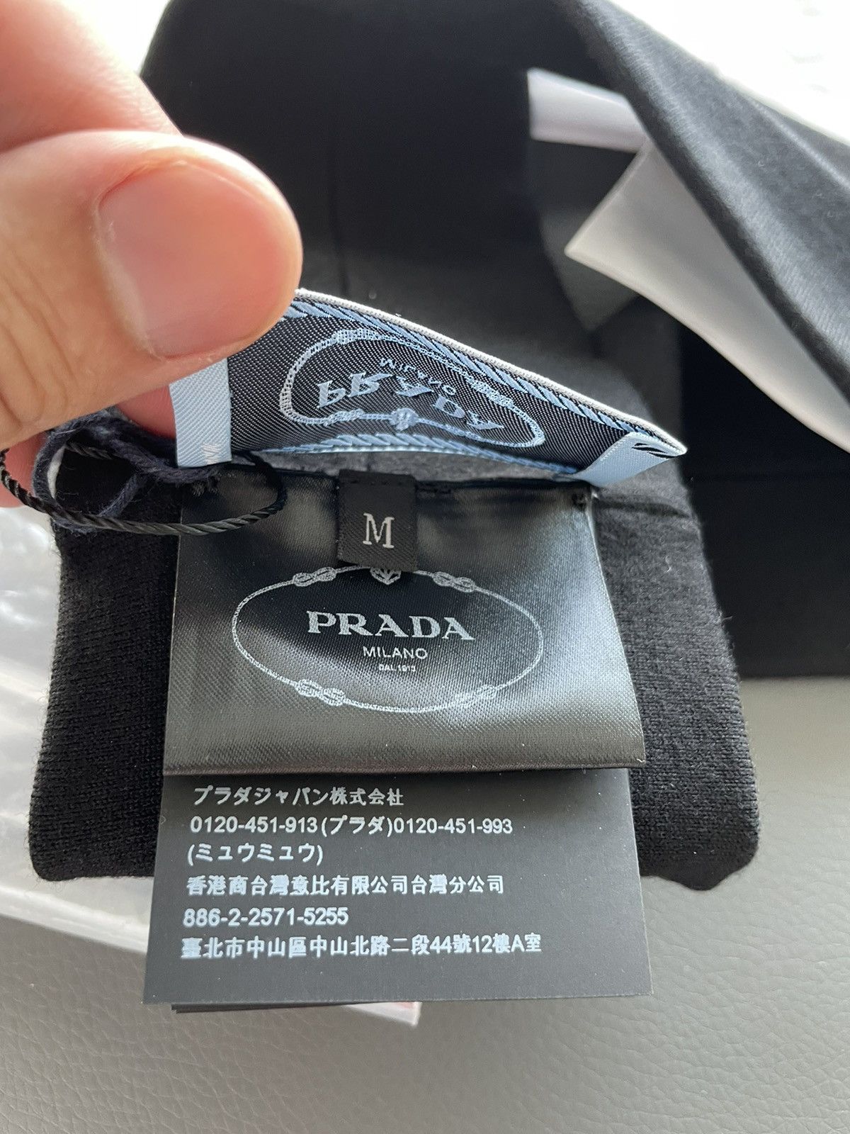 Prada Limited Edition Super Runway Prada Logo Head Band Brand New Size ONE SIZE - 8 Thumbnail