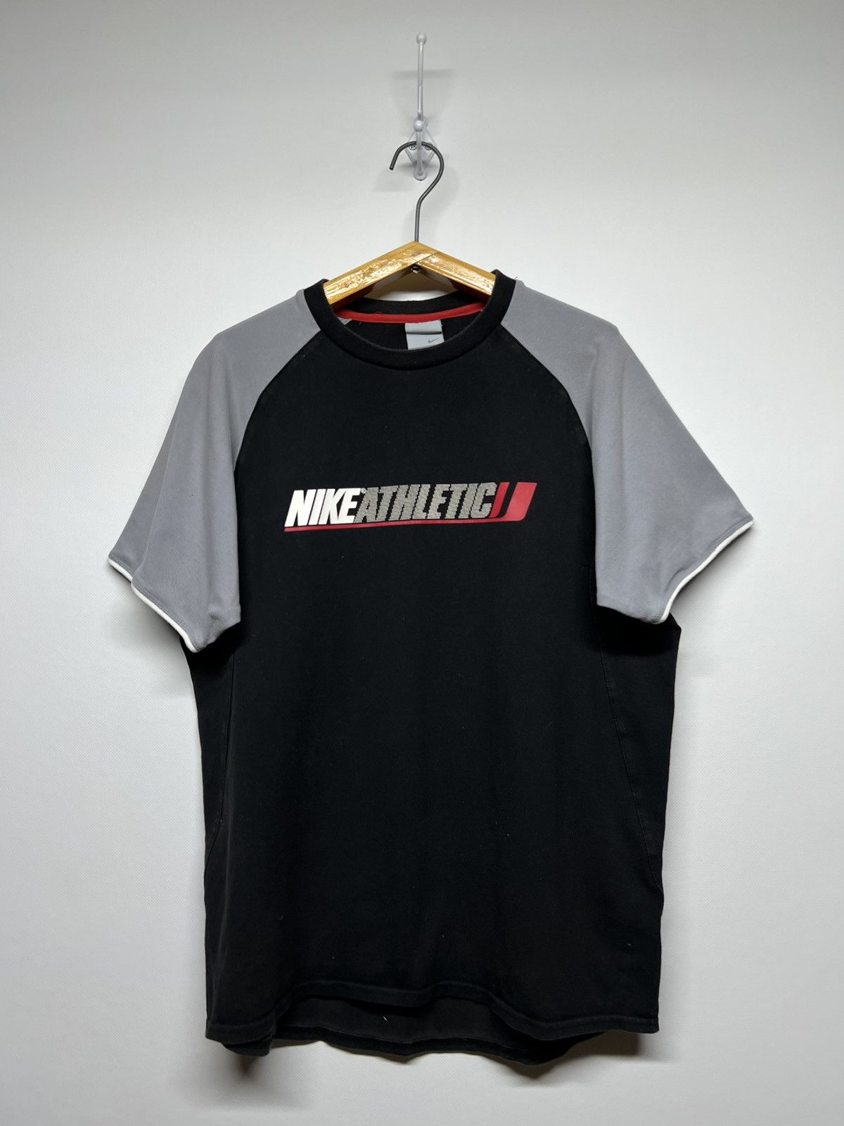 Vintage Vintage Y2k Nike Athletic Big Logo T-Shirt 00’s Size US M / EU 48-50 / 2 - 1 Thumbnail