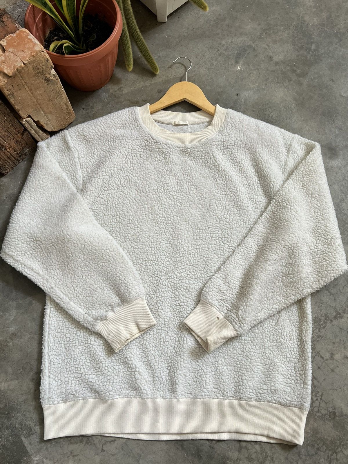 Japanese Brand GU Deep Pile Sherpa Crewneck Sweatshirt Size US L / EU 52-54 / 3 - 11 Thumbnail