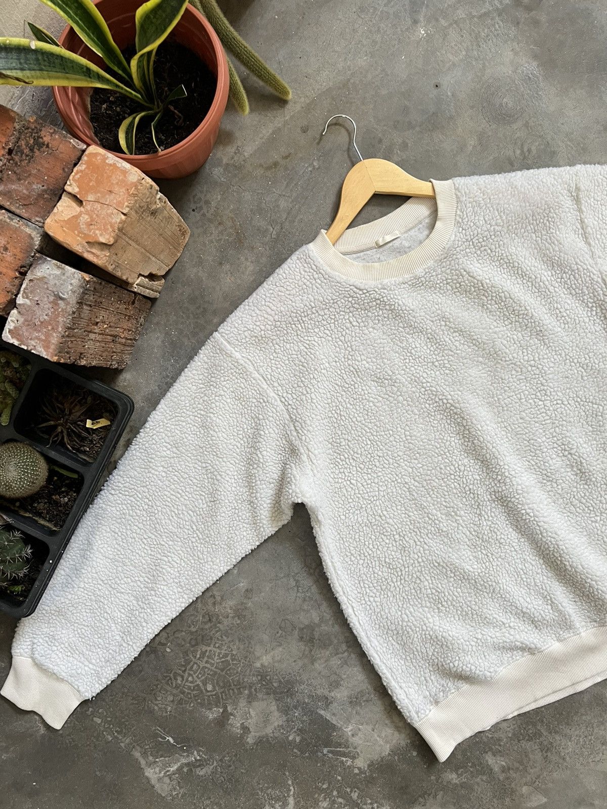 Japanese Brand GU Deep Pile Sherpa Crewneck Sweatshirt Size US L / EU 52-54 / 3 - 7 Thumbnail