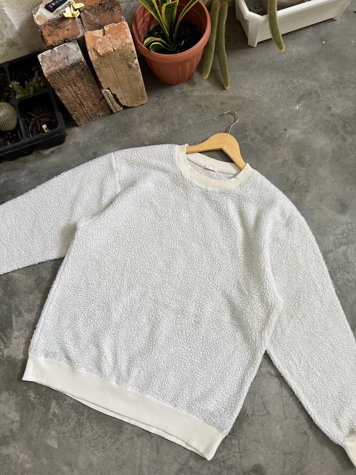 Japanese Brand GU Deep Pile Sherpa Crewneck Sweatshirt Size US L / EU 52-54 / 3 - 4 Thumbnail