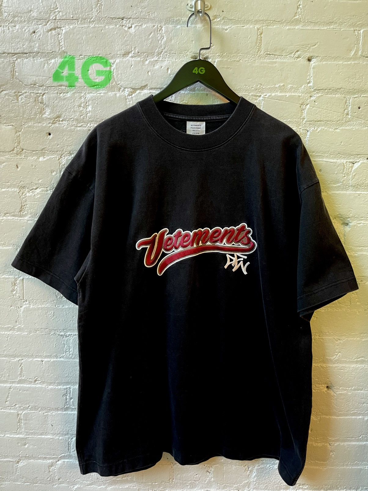 image of Vetements Ny Yankee Font Shirt 4Gseller in Black, Men's (Size XL)