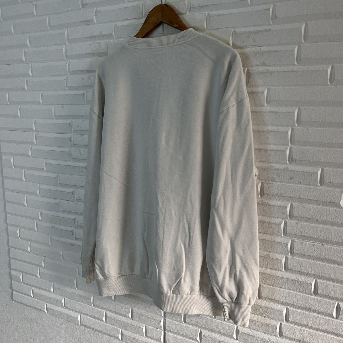 Disney RARE BIG LOGO PRINT MICKEY MOUSE ZARA BASIC SWEATSHIRT Size US M / EU 48-50 / 2 - 8 Thumbnail