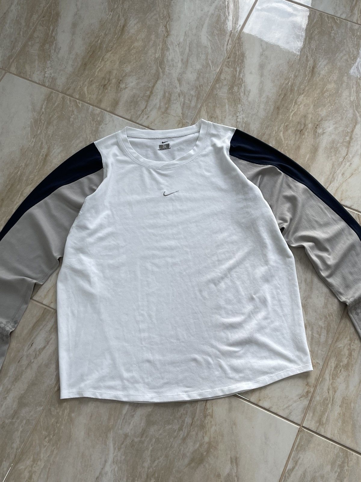 Nike × Vintage Vintage Nike Front Logo Long Sleeve Size US M / EU 48-50 / 2 - 3 Thumbnail
