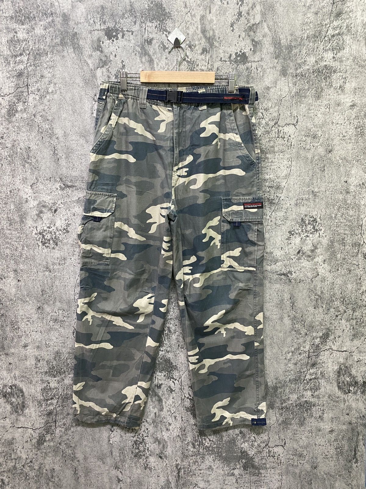image of Japan Military Collection Tactical Multi-Pocket Cargo Pants in Camo, Men's (Size 33)