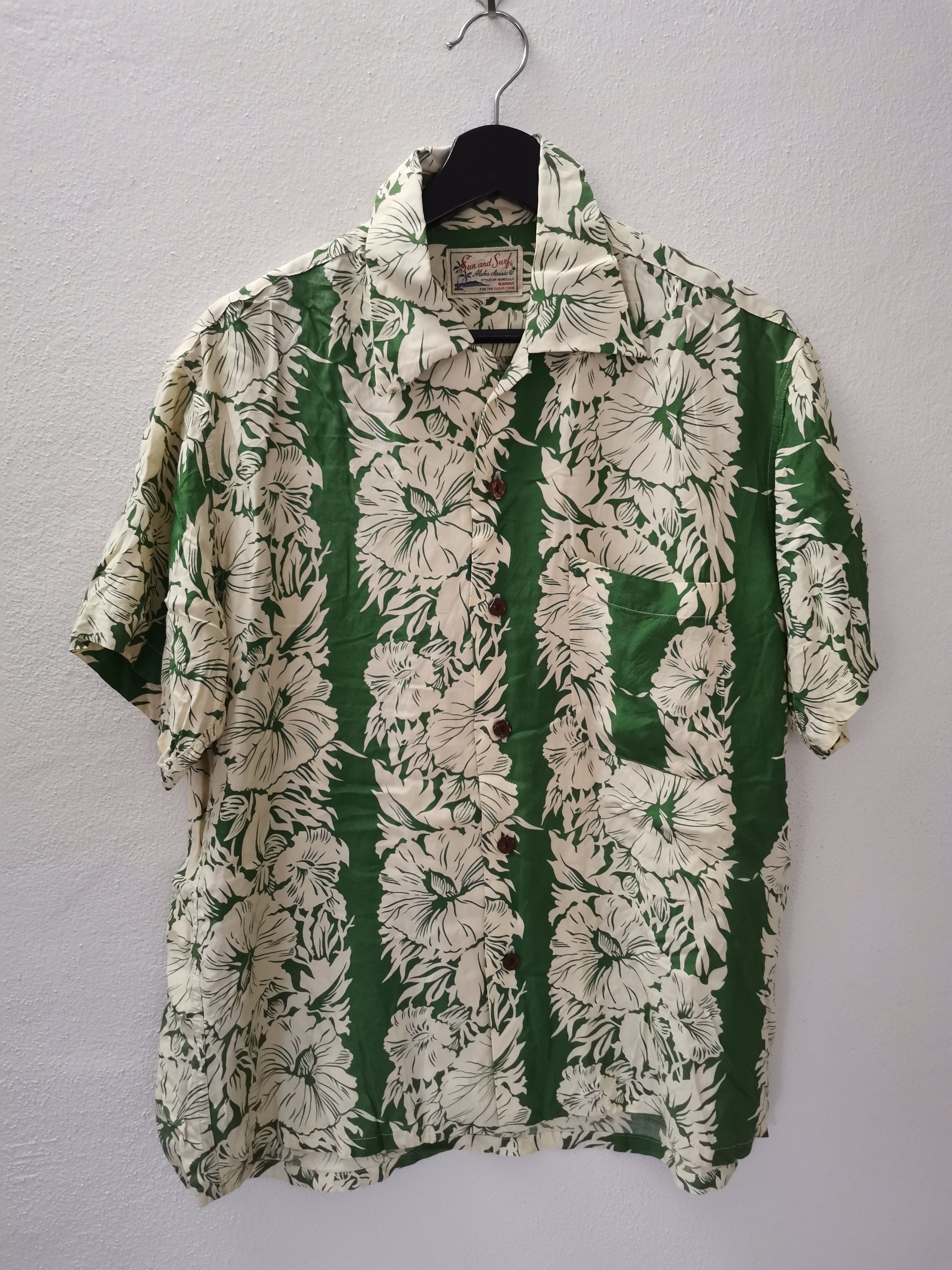 Hawaiian Motif by Sugar Cane