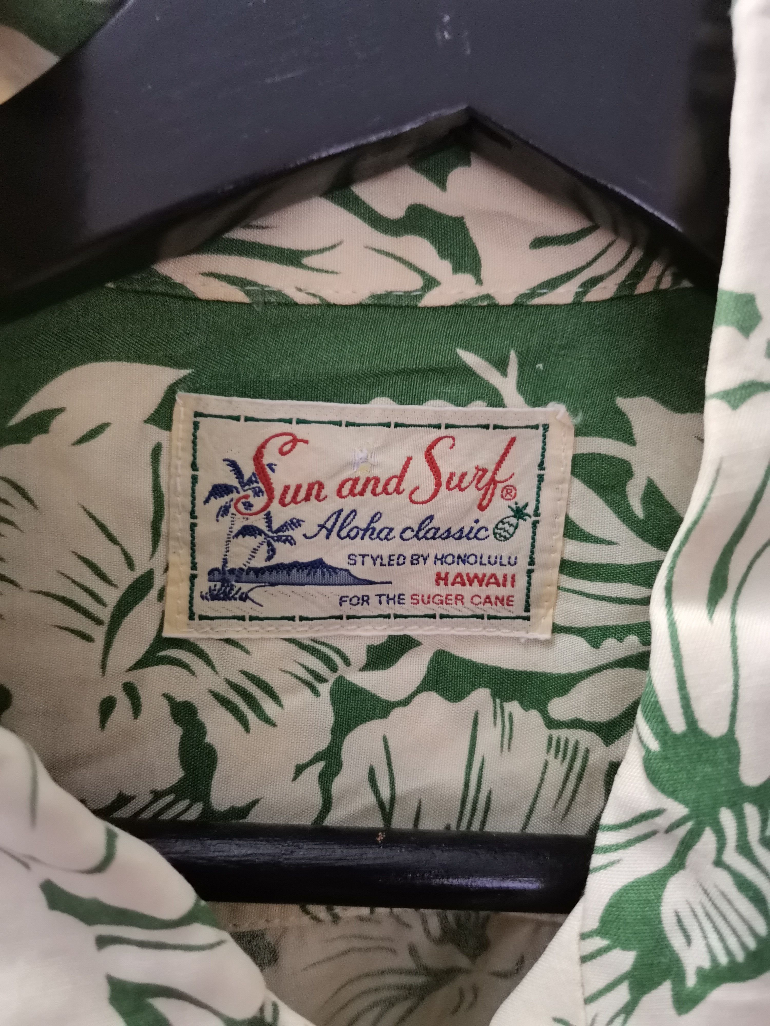 Hawaiian Motif by Sugar Cane