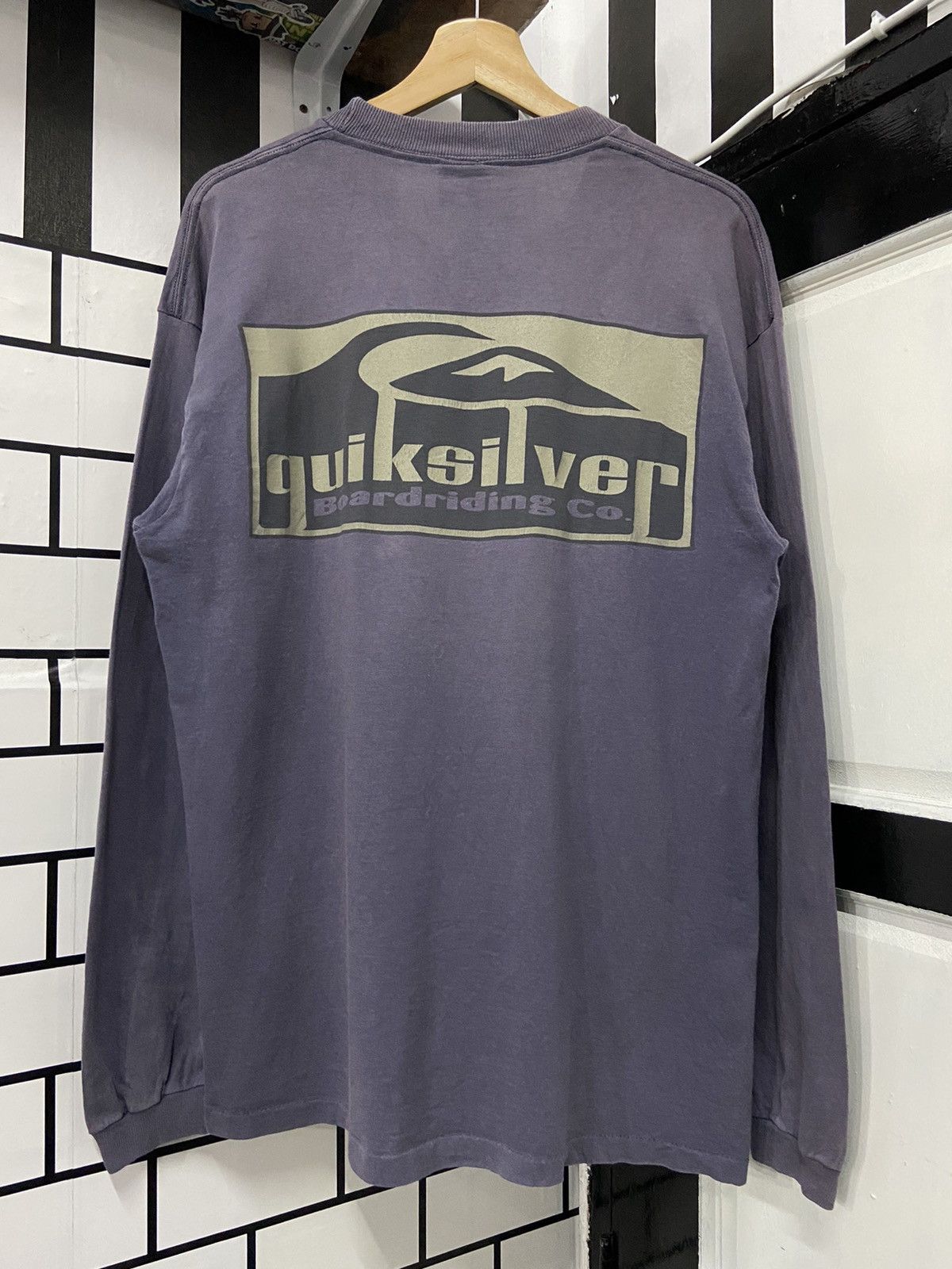 Quicksilver Vintage Quicksilver Nicely Sun Faded Long Sleeve Tshirt Size US M / EU 48-50 / 2 - 1 Thumbnail