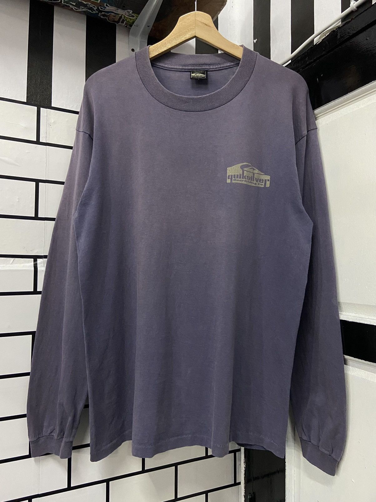 Quicksilver Vintage Quicksilver Nicely Sun Faded Long Sleeve Tshirt Size US M / EU 48-50 / 2 - 2 Thumbnail