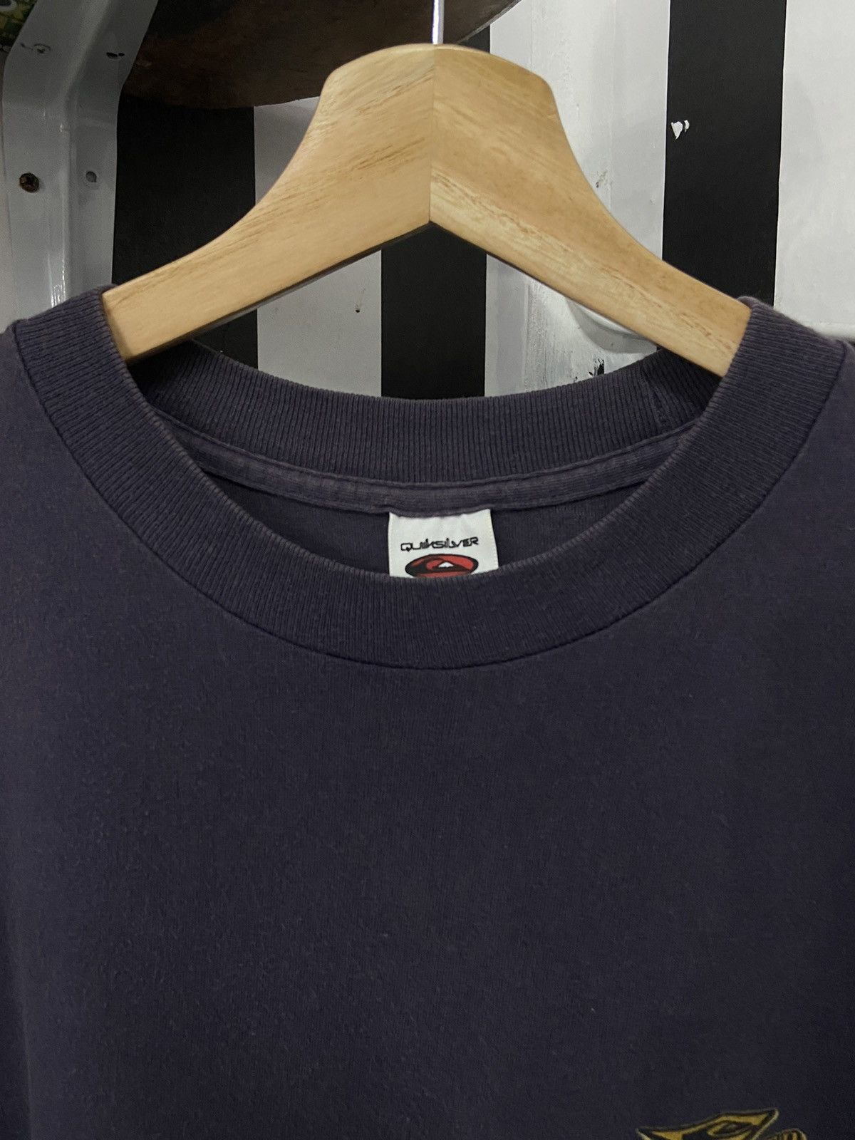 Quiksilver Vintage 90’s Quicksilver Back Hint Tshirt Size US L / EU 52-54 / 3 - 7 Thumbnail