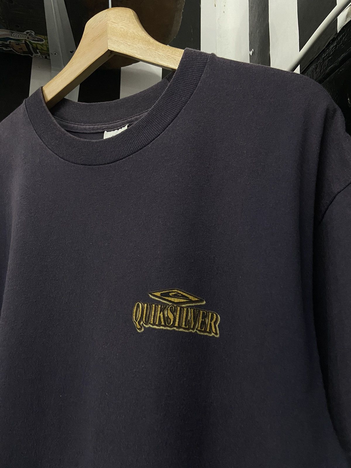 Quiksilver Vintage 90’s Quicksilver Back Hint Tshirt Size US L / EU 52-54 / 3 - 3 Thumbnail