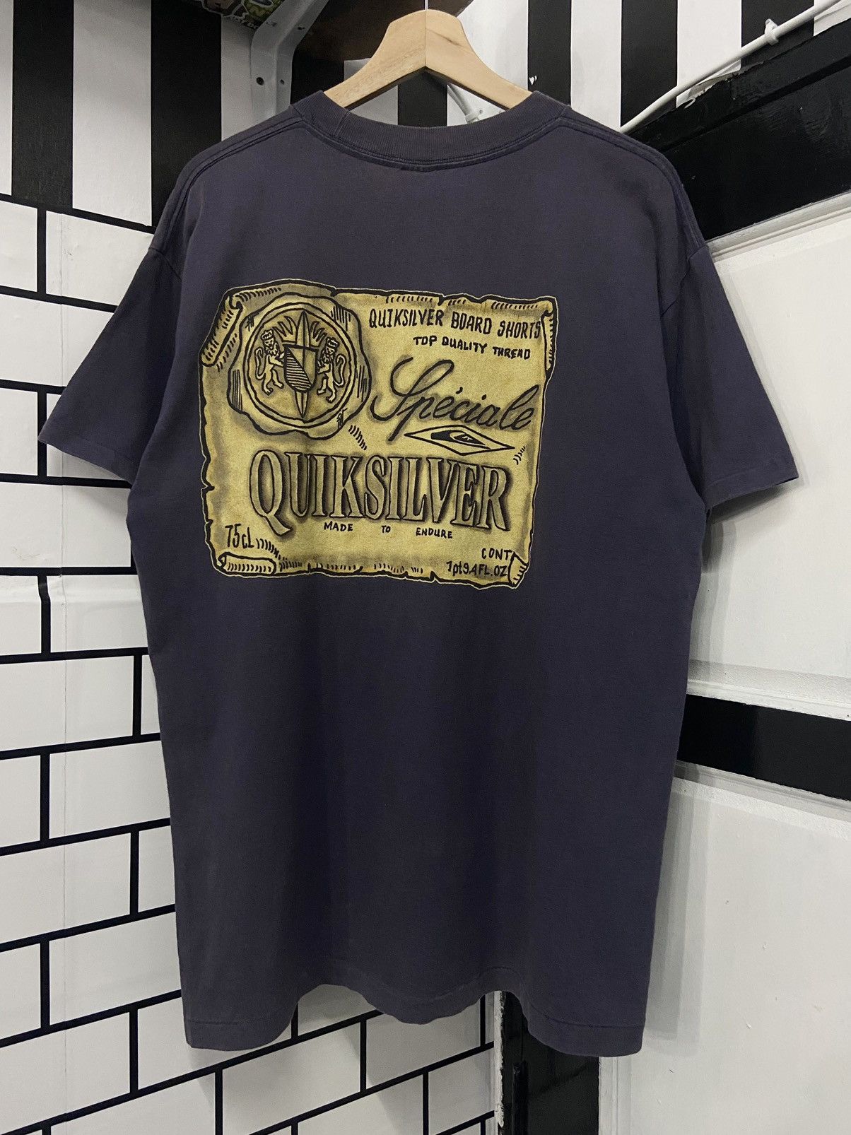 Vintage 90’s Quicksilver Back Hint Tshirt