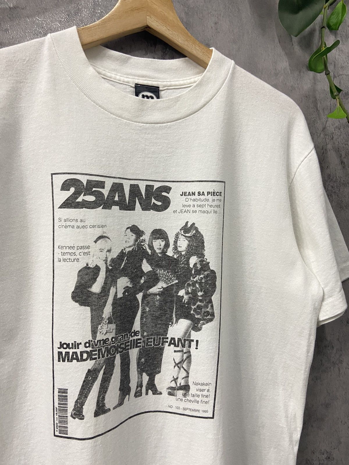 Vintage Vintage 90’s 25ANS Cover Magazine Mr. Children Band Tees Size US M / EU 48-50 / 2 - 4 Thumbnail