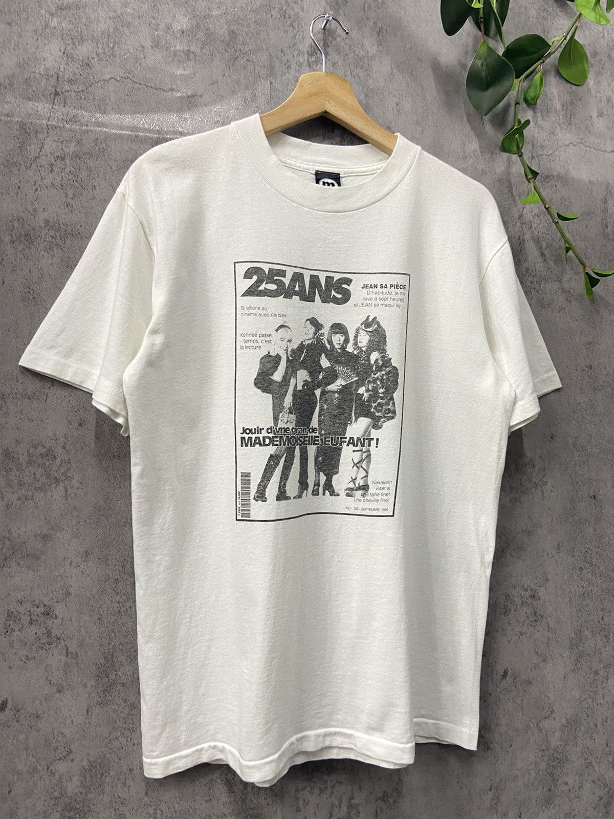 Vintage Vintage 90’s 25ANS Cover Magazine Mr. Children Band Tees Size US M / EU 48-50 / 2 - 3 Thumbnail