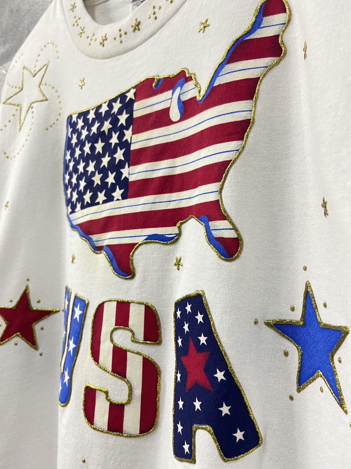 Vintage Vintage 90’s USA Flag Map Art Embossed Glitter Tshirt Size US S / EU 44-46 / 1 - 7 Thumbnail