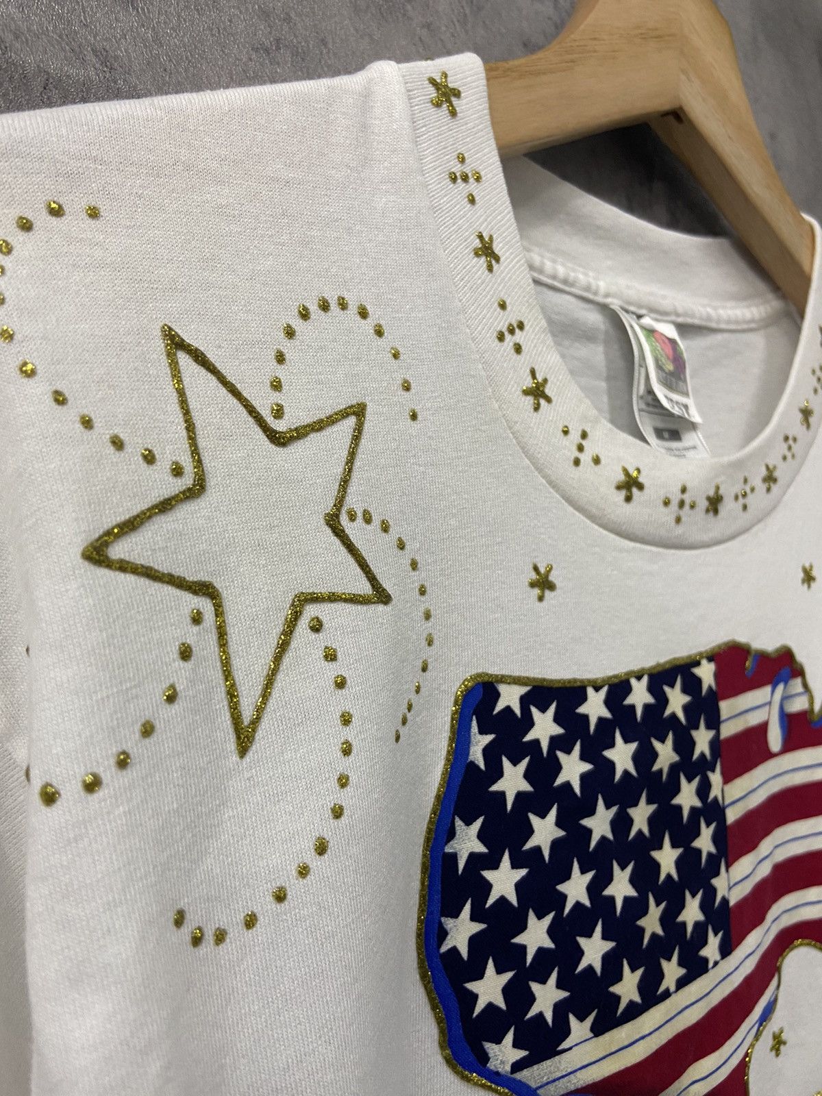 Vintage Vintage 90’s USA Flag Map Art Embossed Glitter Tshirt Size US S / EU 44-46 / 1 - 4 Thumbnail
