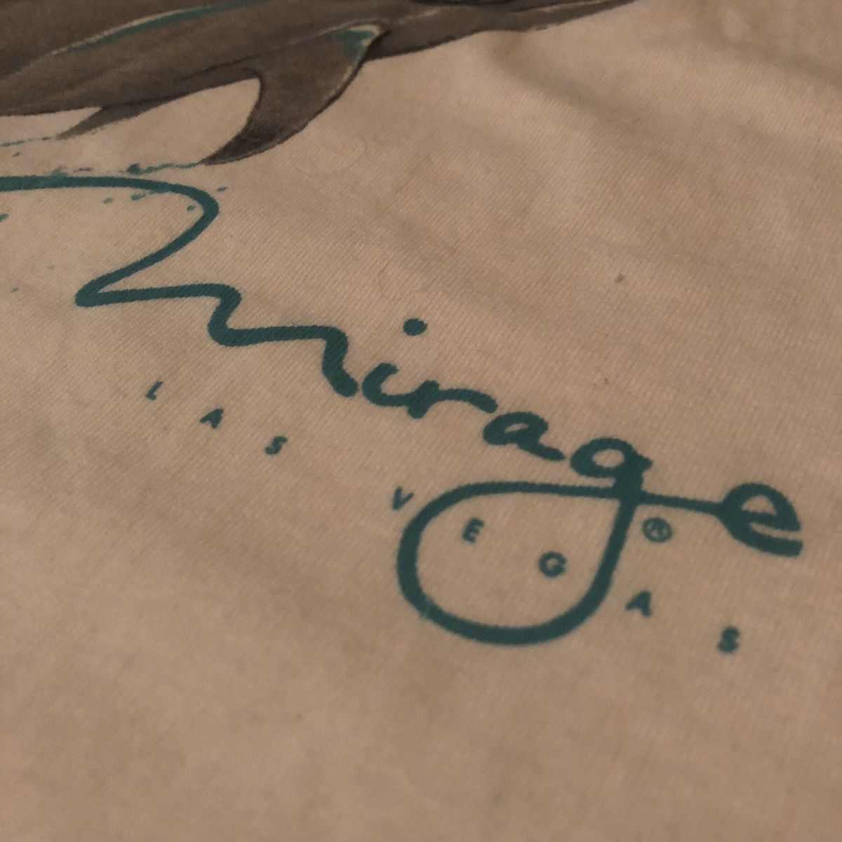 Vintage Vintage 90s Mirage Las Vegas Dolphin All Over Logo Tee Shirt Size US M / EU 48-50 / 2 - 4 Thumbnail