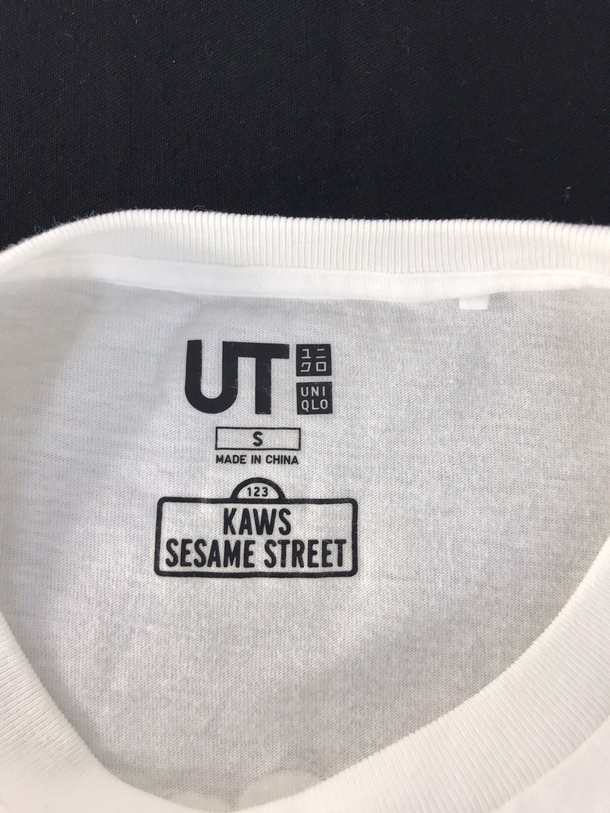 Japanese Brand × Kaws Cartoon Network Kaws Sesame Street Monster Tear Style Size US S / EU 44-46 / 1 - 5 Thumbnail