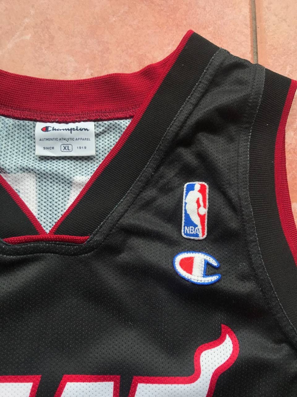 NBA × Vintage MIAMI HEAT NBA SHIRT #3 WADE CHAMPION BASKETBALL JERSEY Size US XL / EU 56 / 4 - 4 Thumbnail