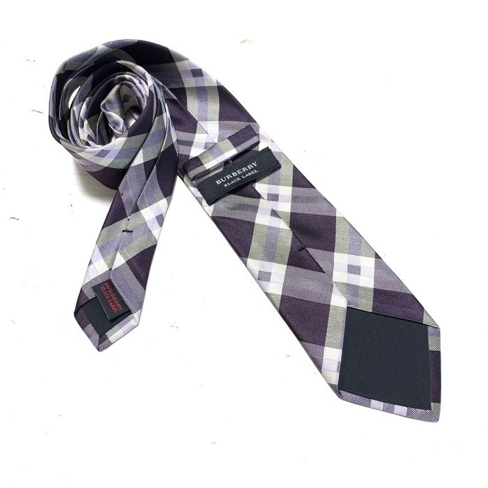 navy burberry tie