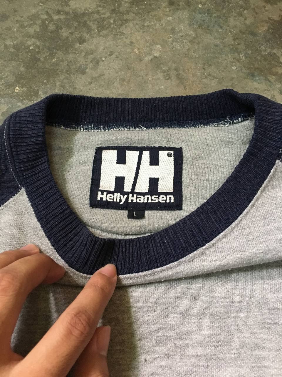 Helly Hansen × Vintage Vintage Helly Hansen Embroidery Logo Sweatshirt Size US L / EU 52-54 / 3 - 3 Thumbnail