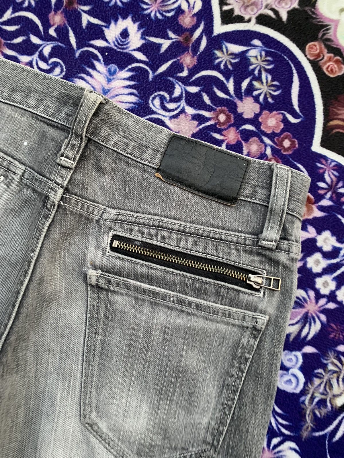 Uniqlo Uniqlo Faded Skinny Fit Denim Size US 31 - 10 Thumbnail