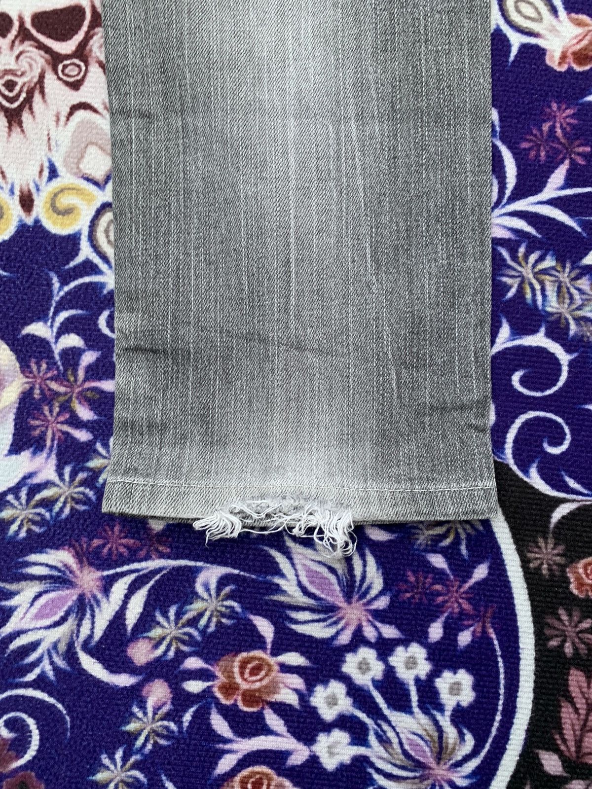 Uniqlo Uniqlo Faded Skinny Fit Denim Size US 31 - 7 Thumbnail