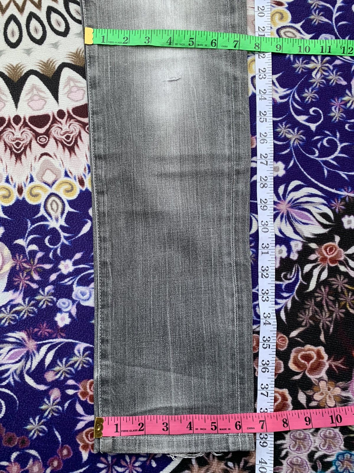Uniqlo Uniqlo Faded Skinny Fit Denim Size US 31 - 13 Thumbnail