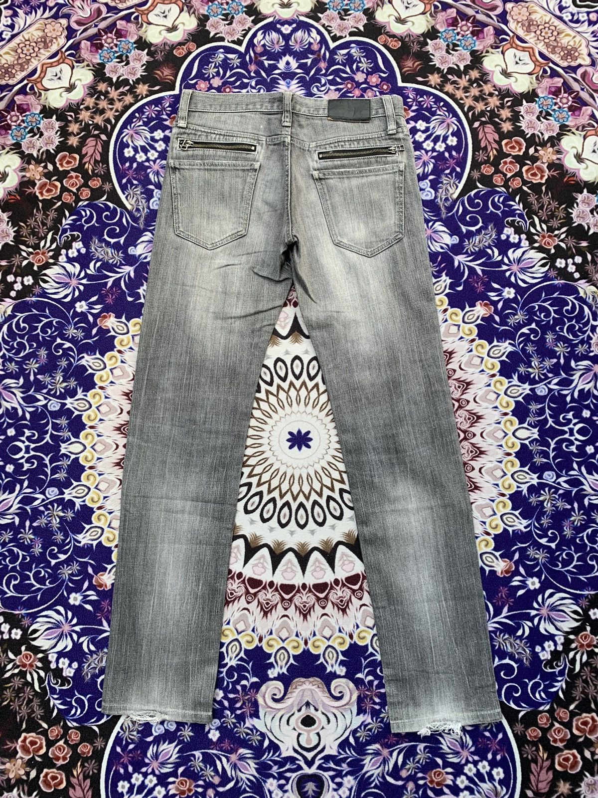 Uniqlo Uniqlo Faded Skinny Fit Denim Size US 31 - 6 Thumbnail
