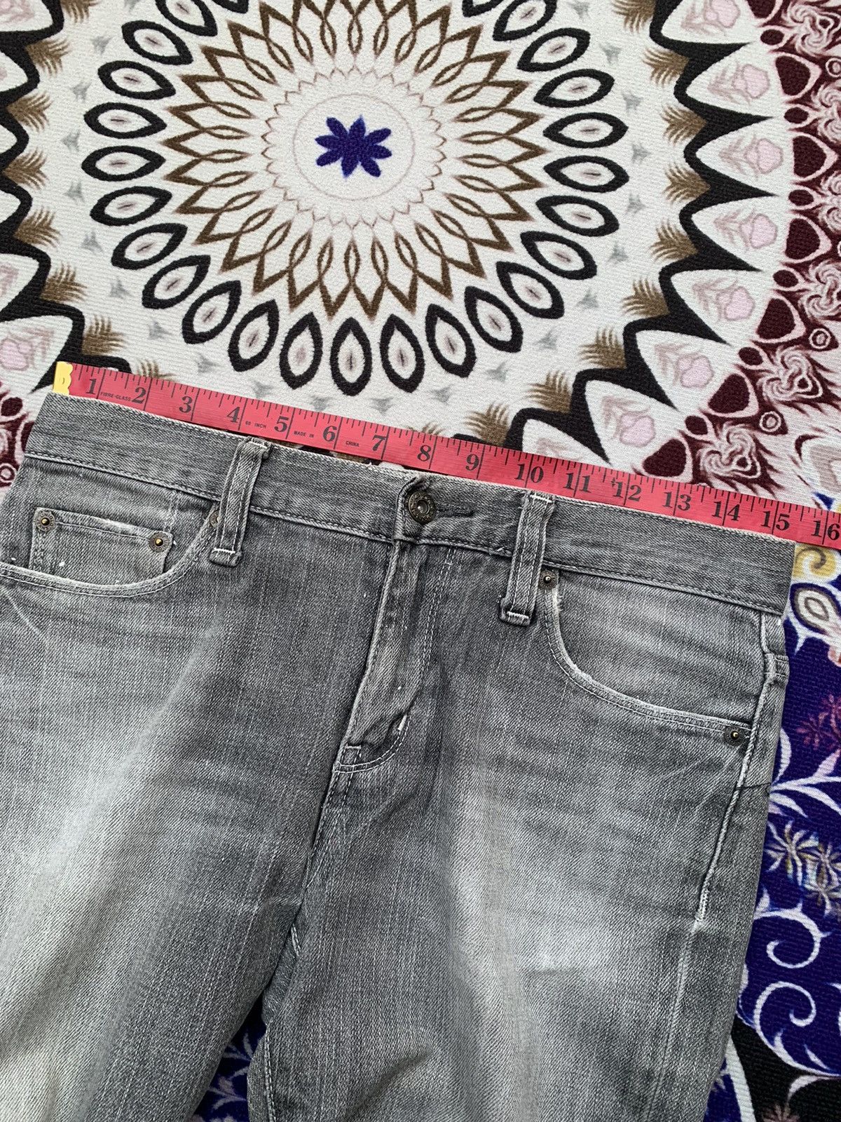 Uniqlo Uniqlo Faded Skinny Fit Denim Size US 31 - 11 Thumbnail