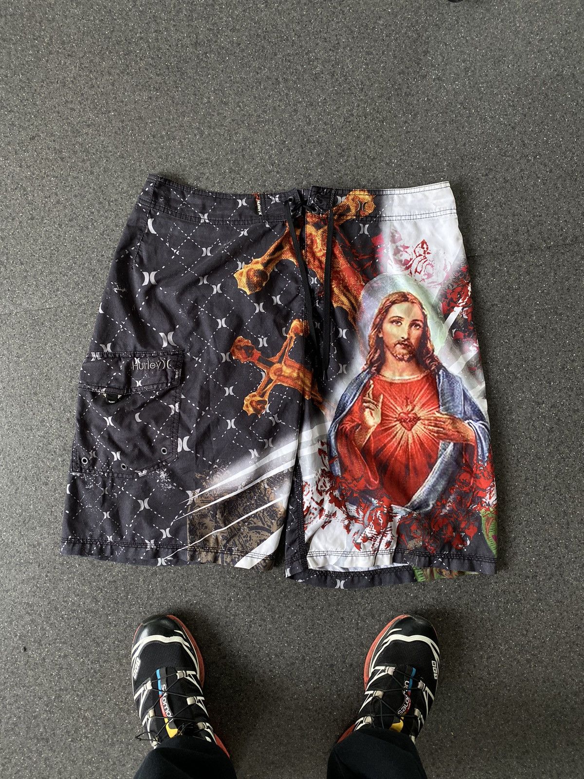 Hurley × Vintage Vintage Hurley Jesus Print Shorts Size US 36 / EU 52 - 1 Thumbnail