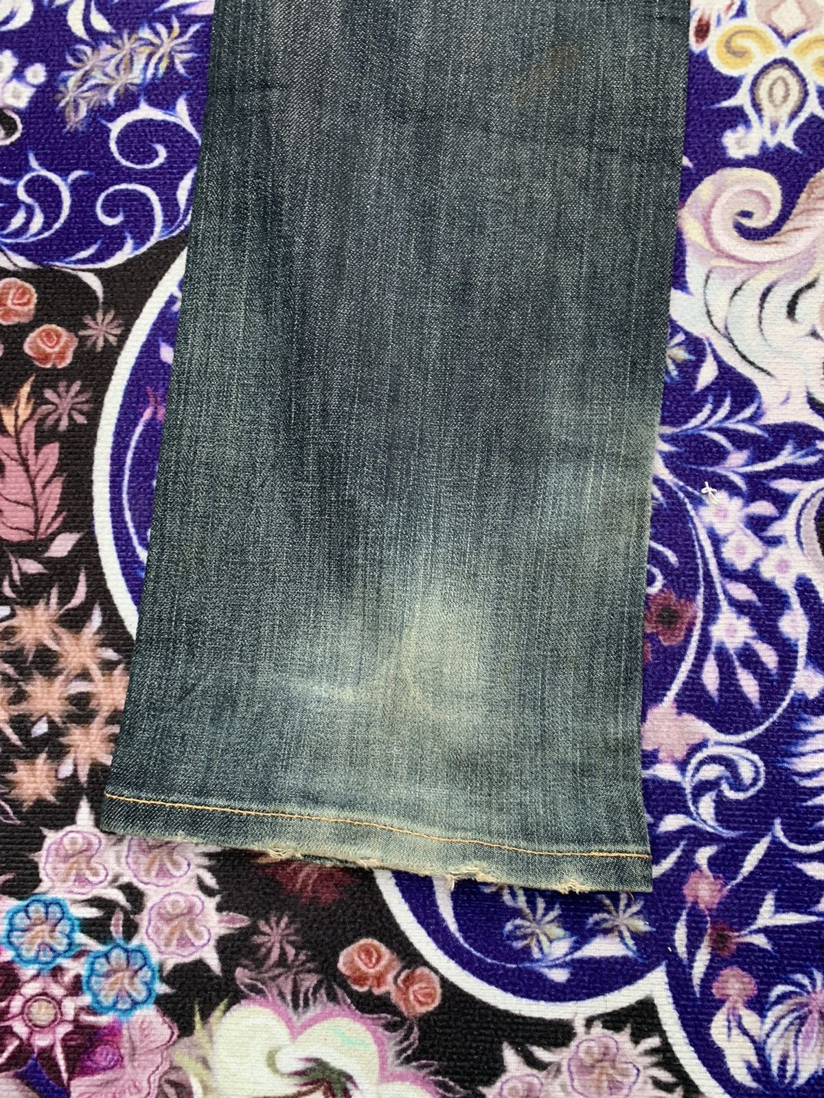 Uniqlo Uniqlo Distressed Denim Size US 35 - 10 Thumbnail