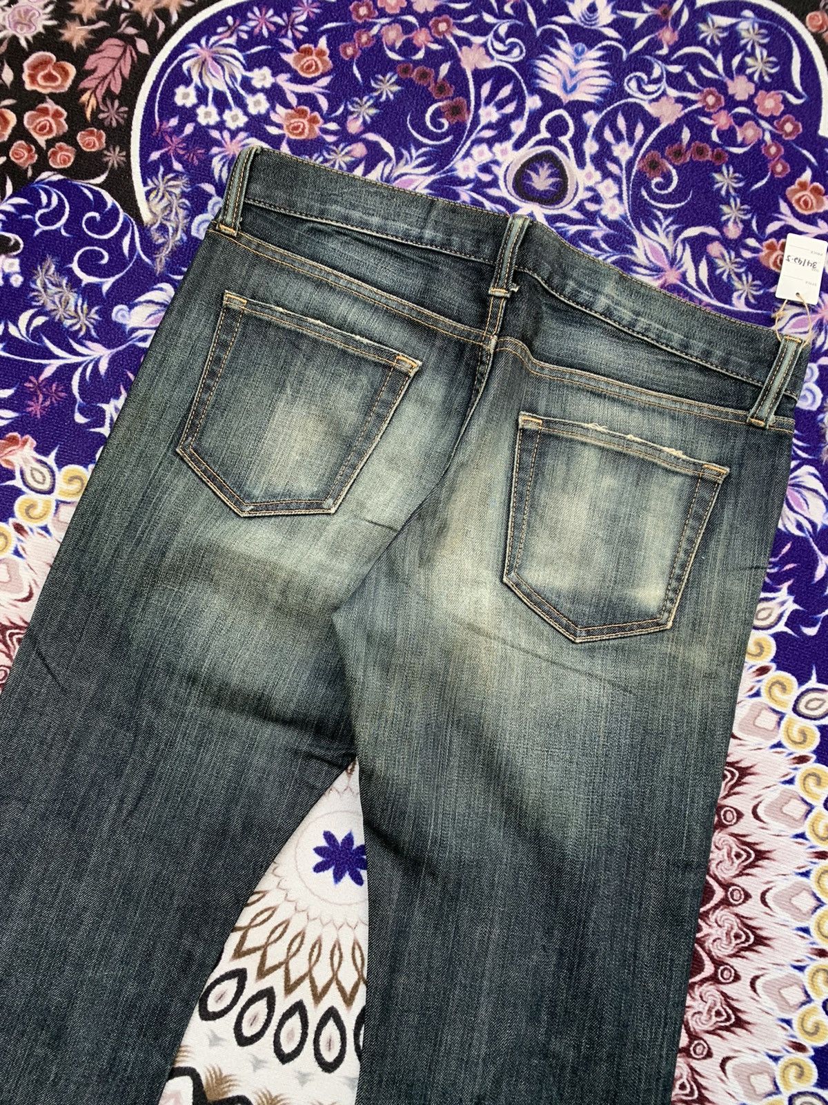 Uniqlo Uniqlo Distressed Denim Size US 35 - 11 Thumbnail
