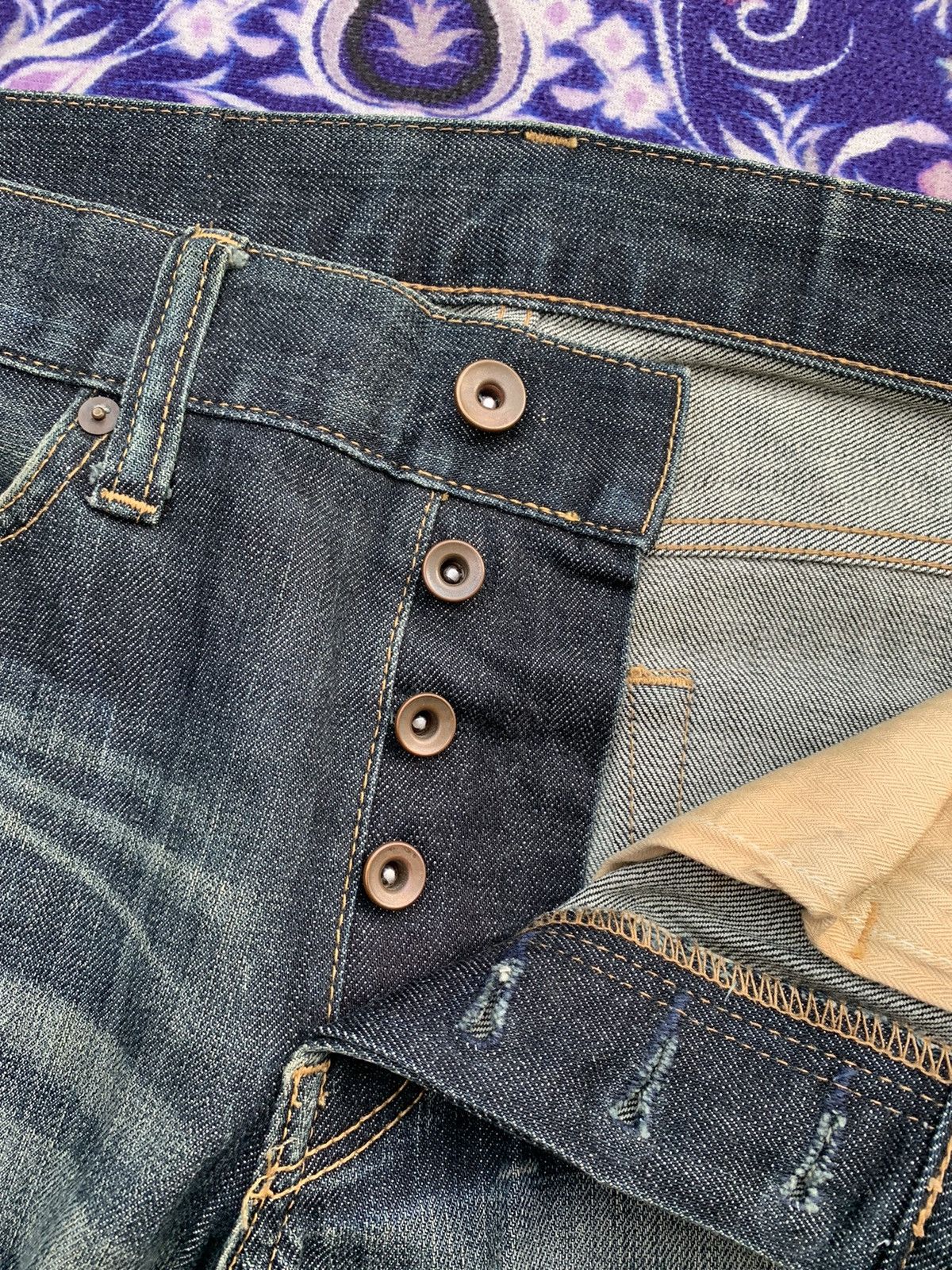 Uniqlo Uniqlo Distressed Denim Size US 35 - 5 Thumbnail