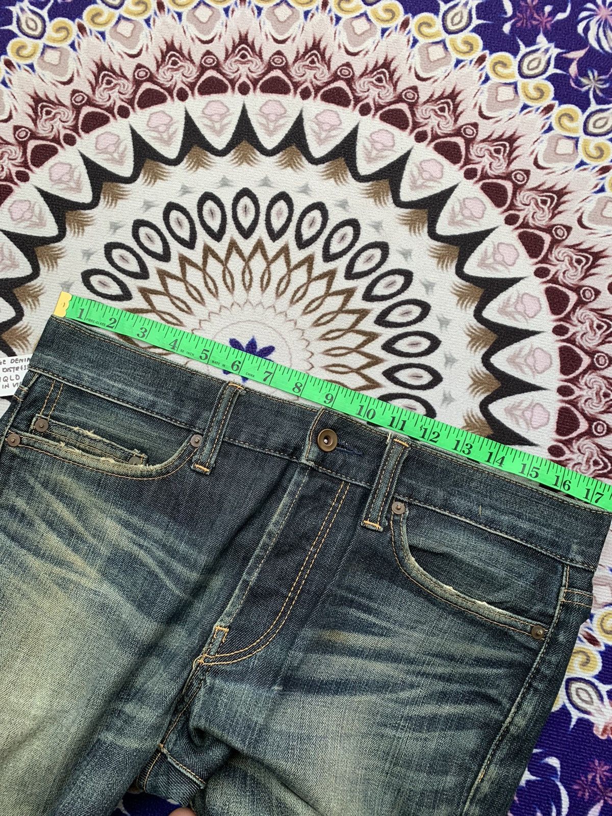 Uniqlo Uniqlo Distressed Denim Size US 35 - 12 Thumbnail