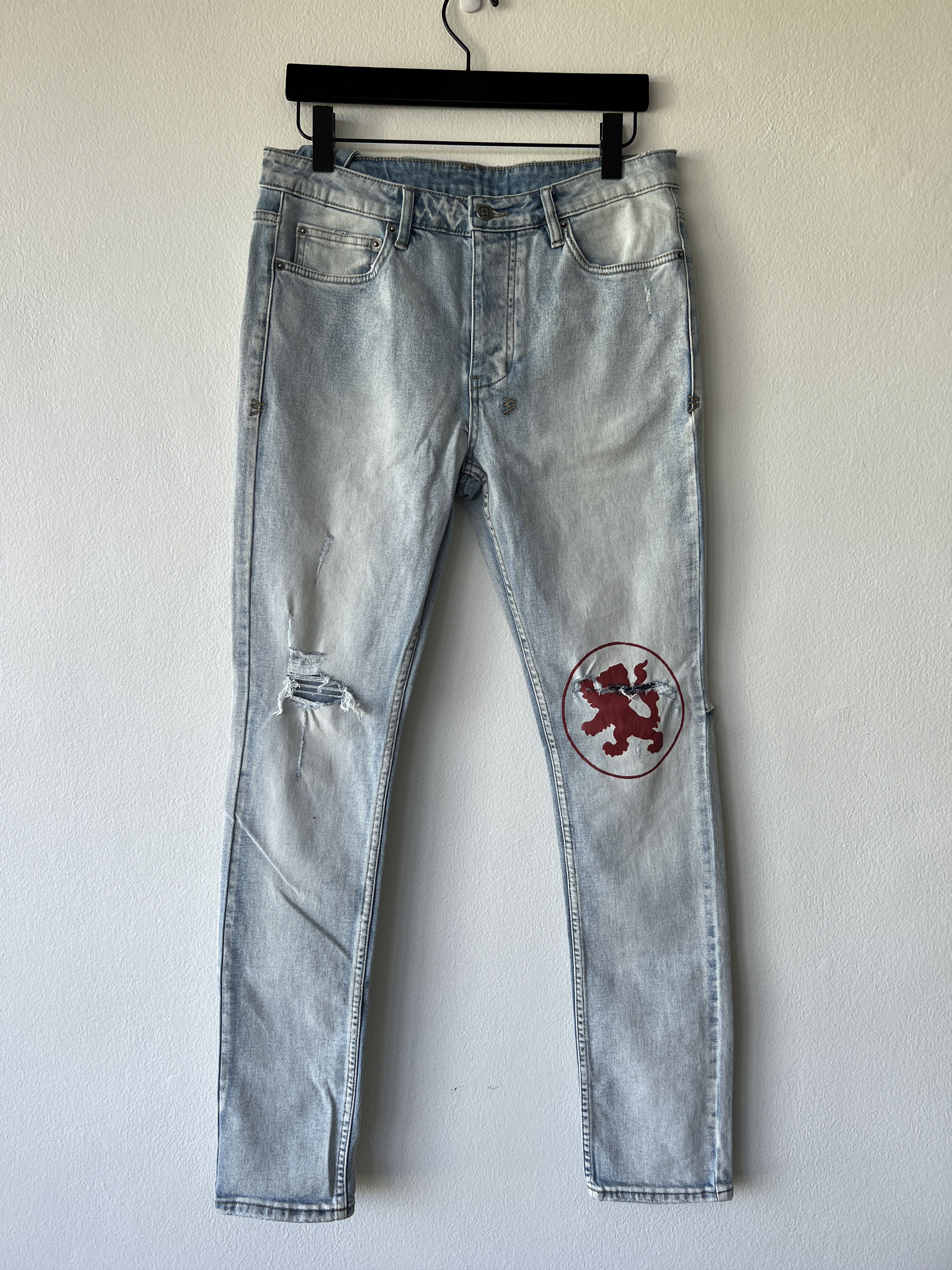 denim jean chitch 32 slim light blue red lion print trashed