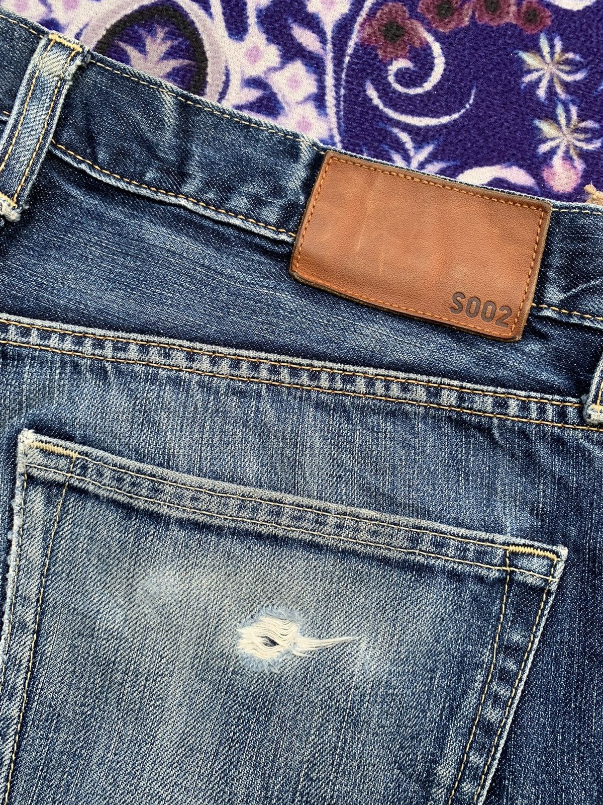 Uniqlo Uniqlo Faded Wash Denim Size US 35 - 10 Thumbnail