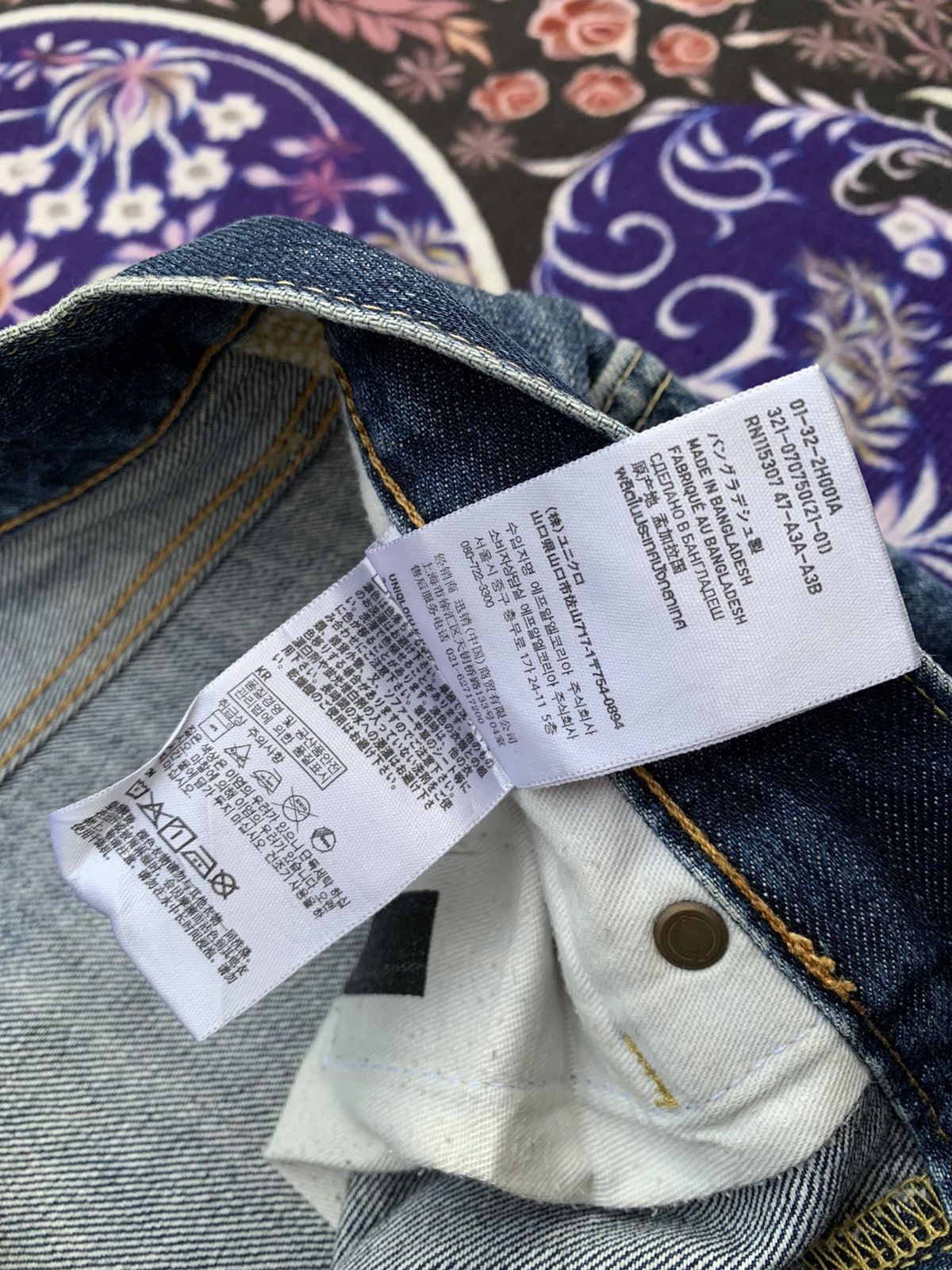 Uniqlo Uniqlo Faded Wash Denim Size US 35 - 5 Thumbnail