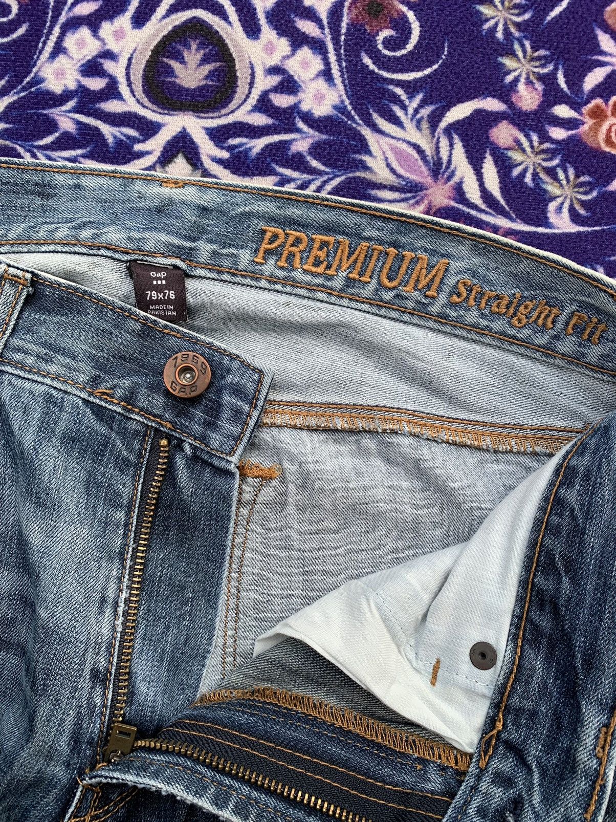 Gap Gap Faded Wash Denim Size US 32 / EU 48 - 3 Thumbnail