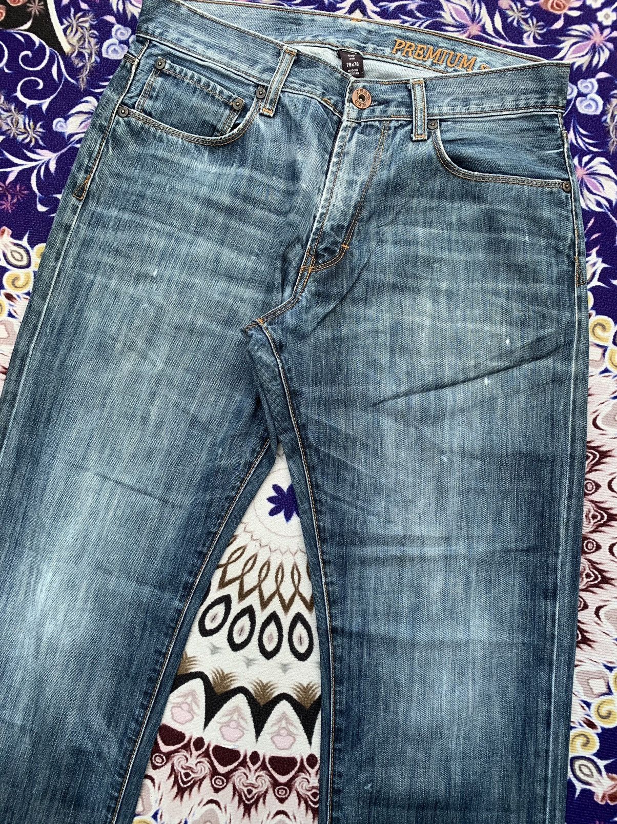 Gap Gap Faded Wash Denim Size US 32 / EU 48 - 2 Thumbnail