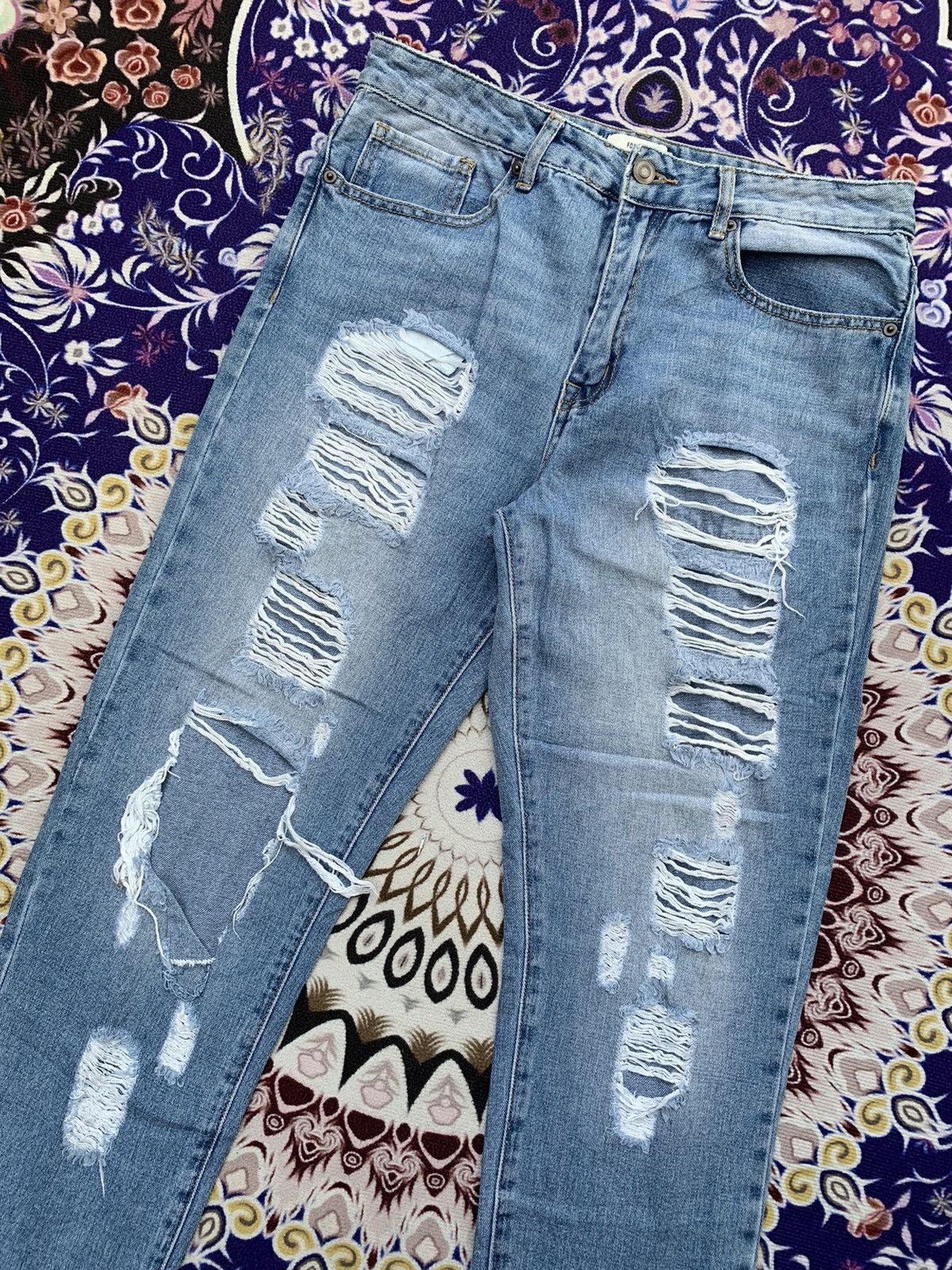 Designer × Forever 21 Forever 21 Distressed Denim Size US 32 / EU 48 - 2 Thumbnail