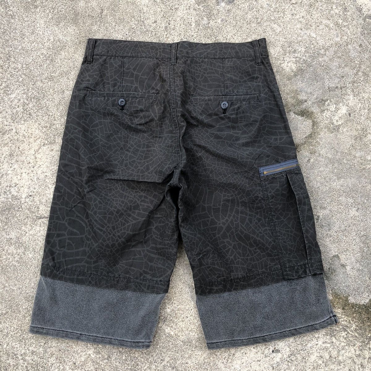 Japanese Brand × PPFM 🔥Rare🔥🇯🇵PPFM Black Abstract Pockets Cropped Short Pants Size US 30 / EU 46 - 3 Thumbnail