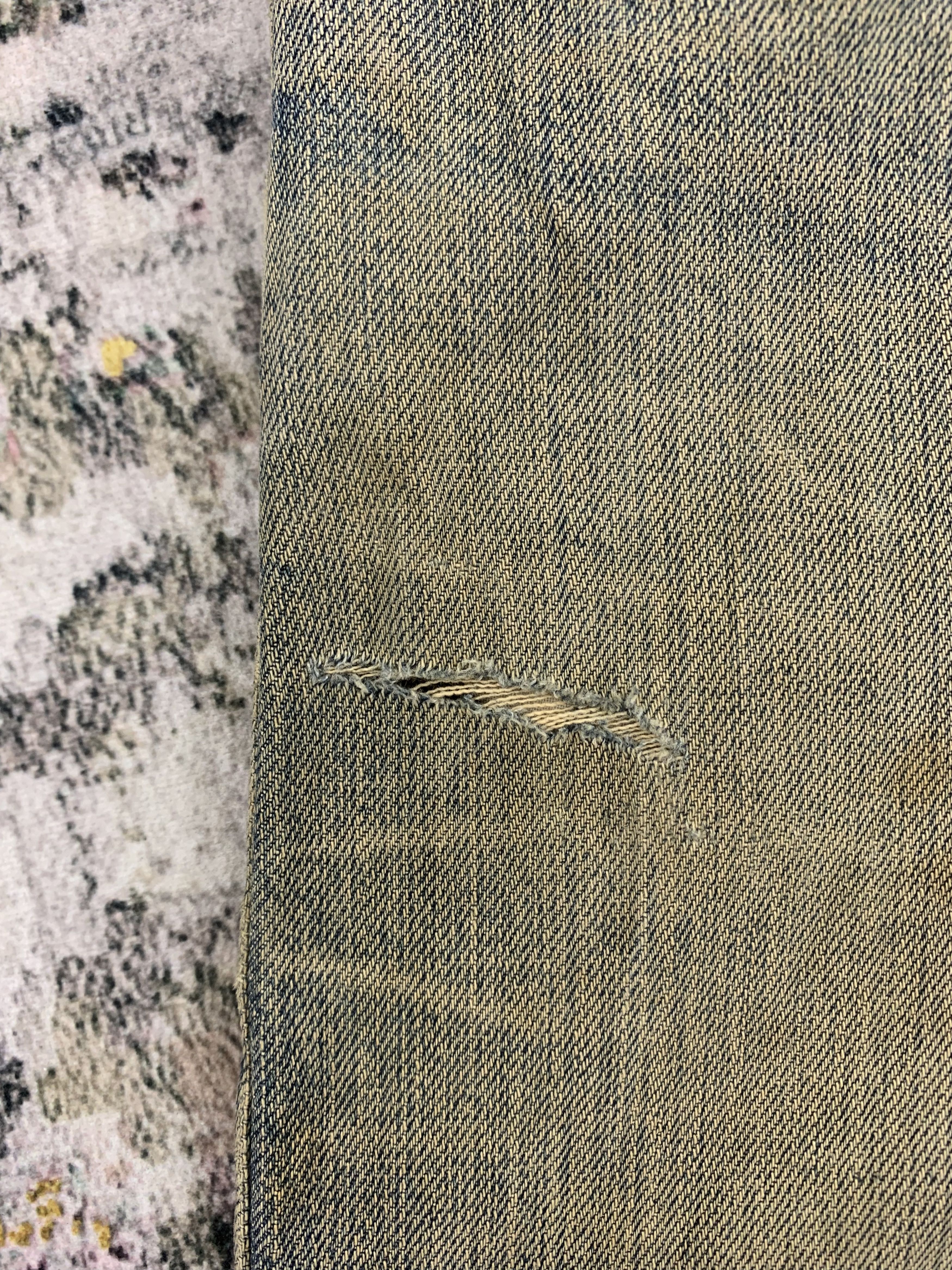 Japanese Brand Vintage Denim 29x33.5 Distressed Faded Dirty Size US 29 - 11 Thumbnail