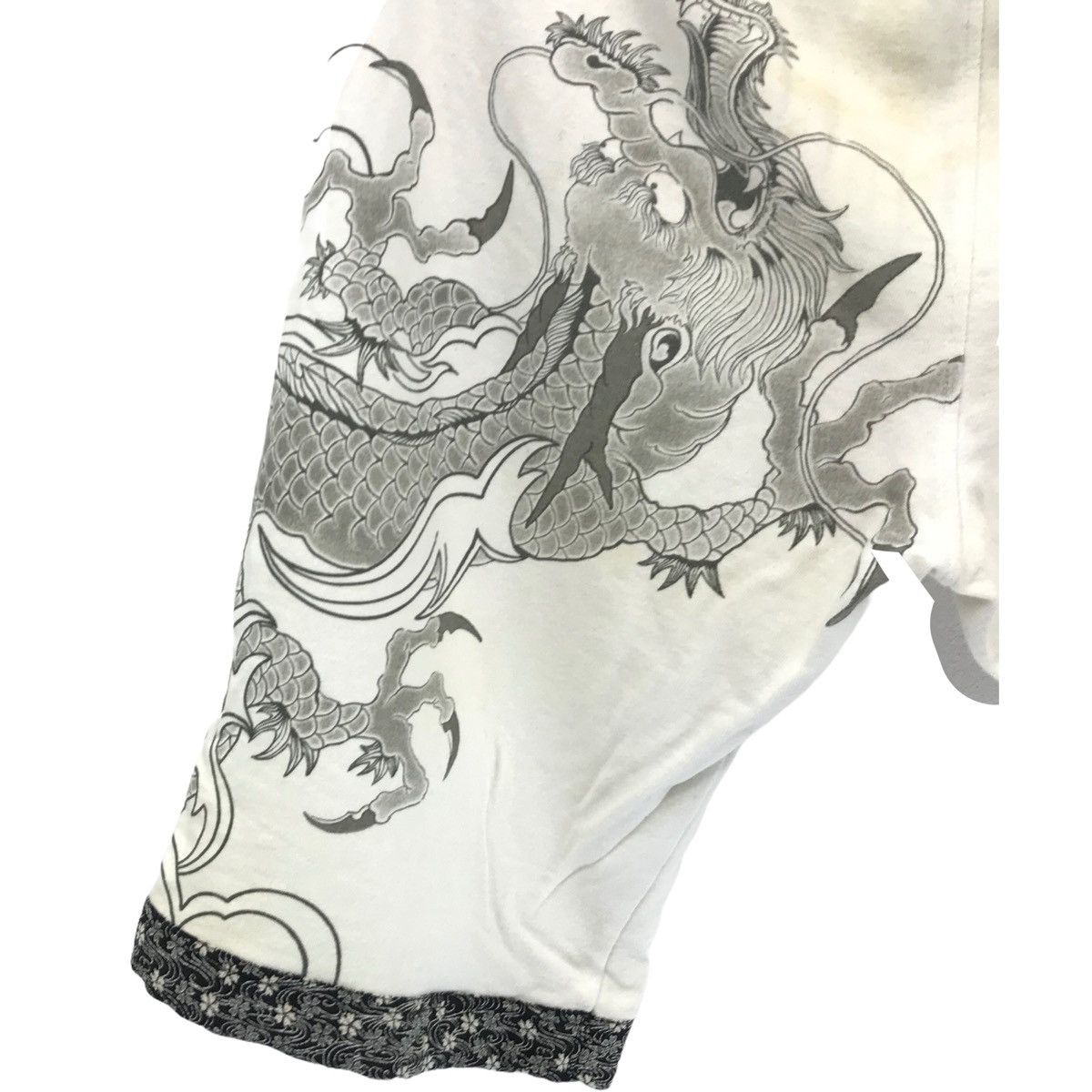 Japanese Brand Vintage Sukajan Shorts Pants Biglogo Koi Fish Dragon Size US 33 - 6 Thumbnail