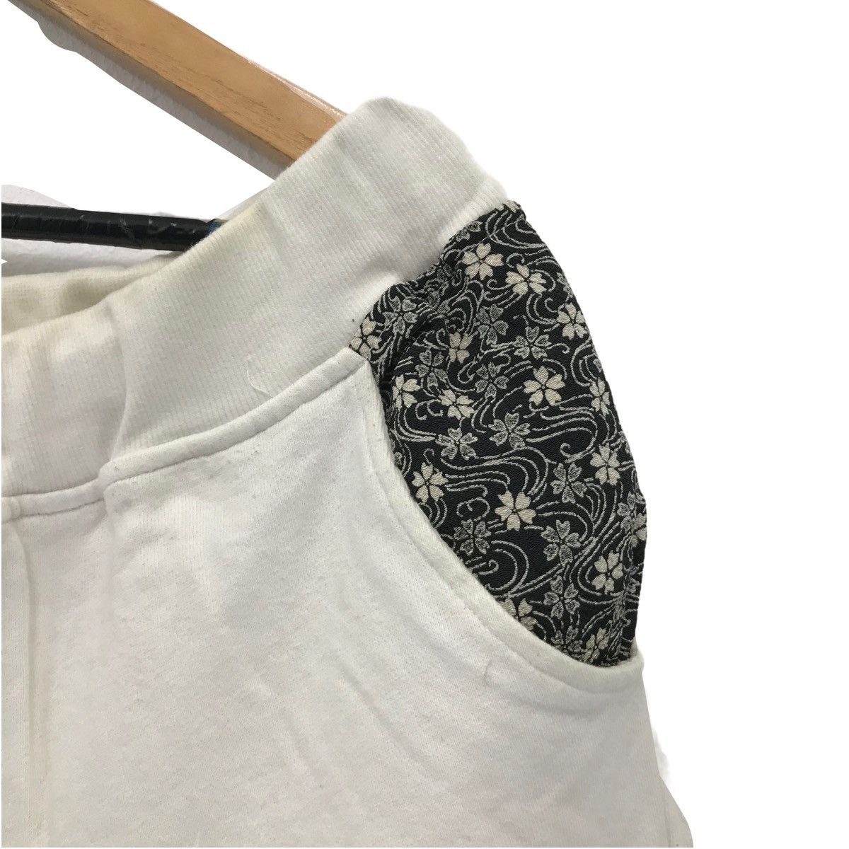 Japanese Brand Vintage Sukajan Shorts Pants Biglogo Koi Fish Dragon Size US 33 - 4 Thumbnail