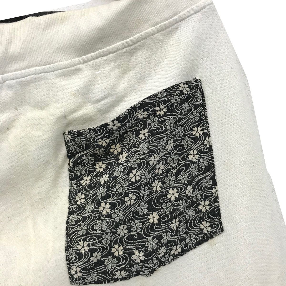 Japanese Brand Vintage Sukajan Shorts Pants Biglogo Koi Fish Dragon Size US 33 - 7 Thumbnail