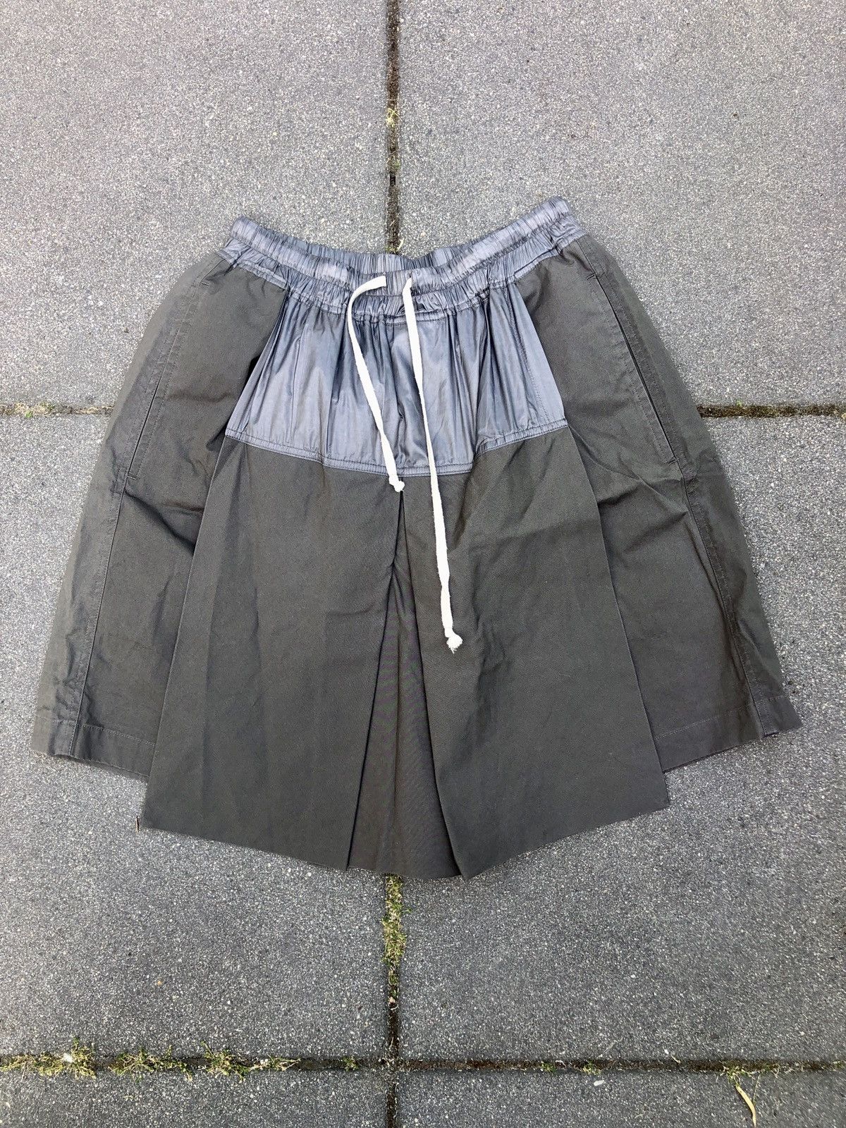 Rick Owens Rick Owens mainline ss15 faun runway 2 layer flap pod shorts Size US 40 / EU 56 - 1 Thumbnail