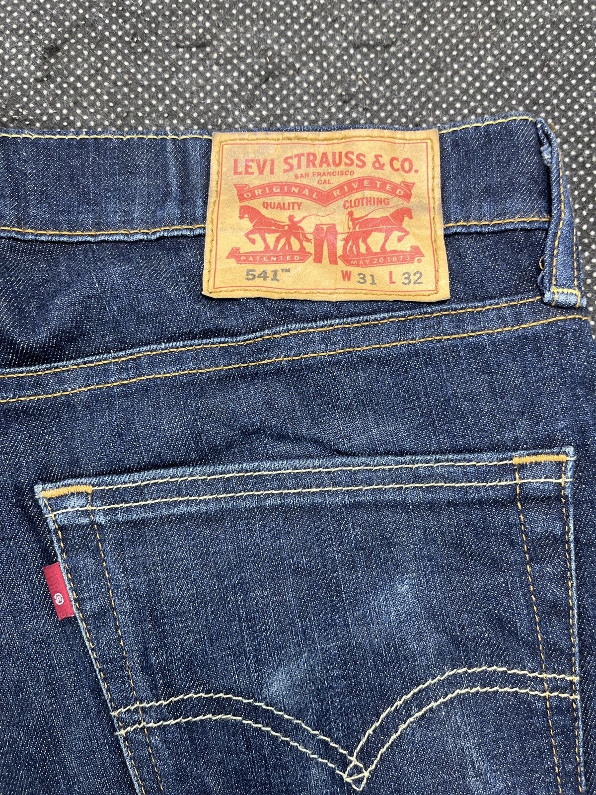 Levi's Vintage Levis 541 Blue Wash Jeans - J605 Size US 33 - 10 Thumbnail